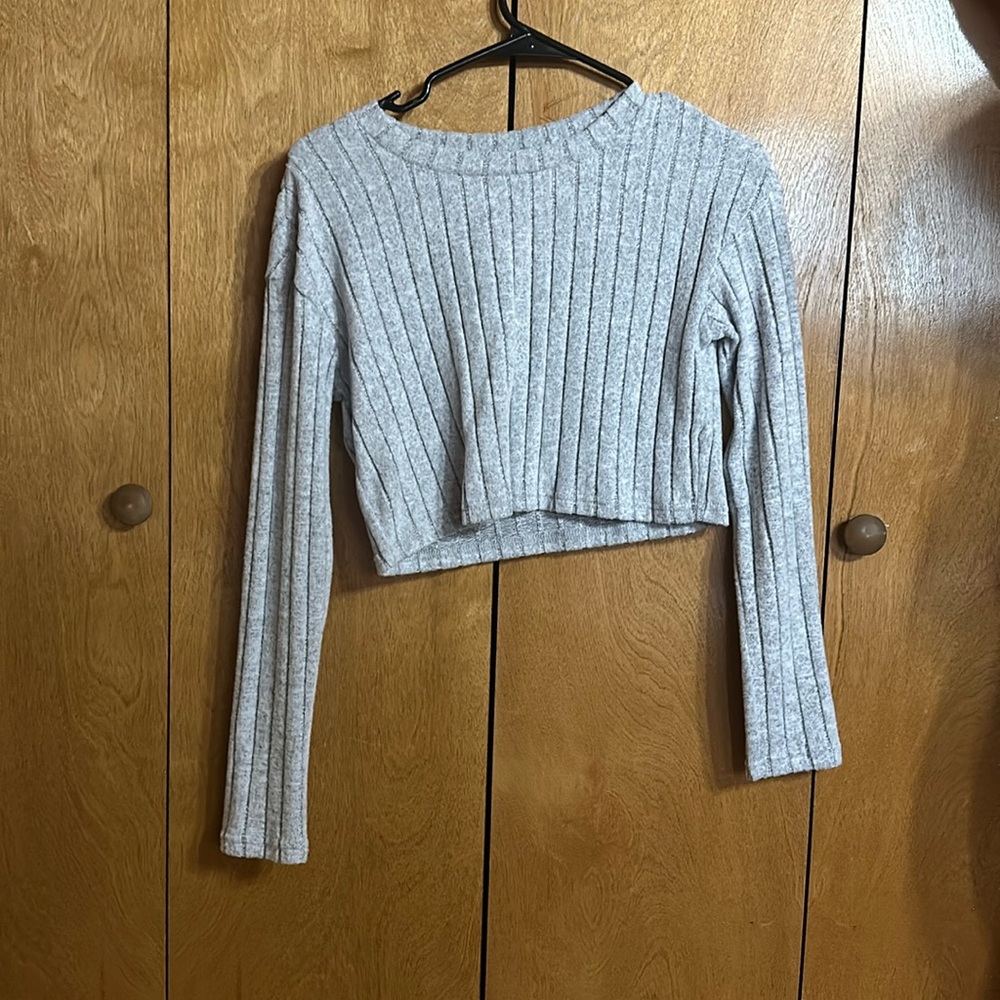 SHEIN grey cropped shirt